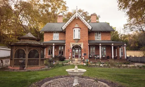 The Steamboat House Bed & Breakfast