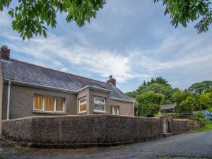 Holloway - 2 Bedroom Cottage - Stepaside