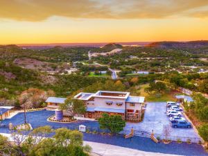 Luxury Hill Country Villa with Pool-Hot Tub-Views