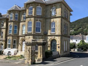 Charming 1-Bed Apartment in Ventnor