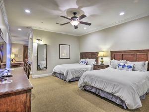 Resort-Style Condo on Golf Course w/ Private Pool!