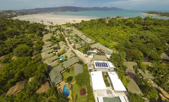 Idyllic Samui Beach Villa Resort