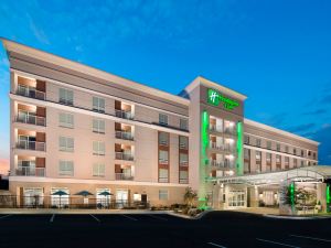 Holiday Inn & Suites Arden - Asheville Airport