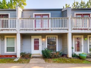 Cozy Tulsa Vacation Rental 6 Mi to Downtown