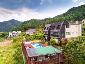 Hongcheon Lama Richa Pension