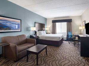 La Quinta Inn & Suites by Wyndham Knoxville Airport