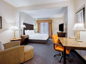 La Quinta Inn & Suites by Wyndham Mt. Laurel - Philadelphia