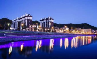 Three Bears Apartment Hotel (Zhangjiakou Rongchen)