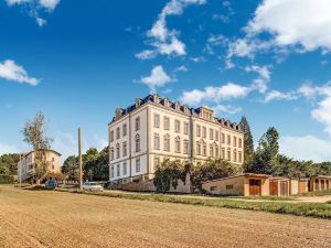 Pretty Apartment with Large Communal Terrace Near Borstendorf