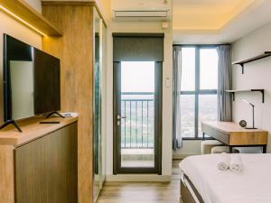 Stunning and Comfortable Studio at Transpark Bintaro Apartment