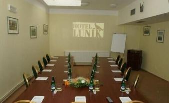 Hotel Lunik