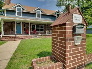 Unique Cotter Getaway w/ Deck & Outdoor Dining!