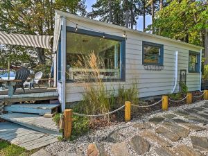 Waterfront Olympia Home w/ Private Beach & Kayaks!