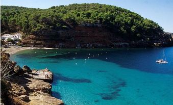 Amistat Island Hostel Ibiza - Albergue Juvenil