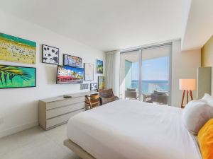 Luxury Condominium with Great Ocean View