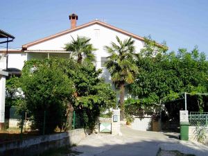 Angelo Apartment, in the Quiet Part of Porec, with Air Conditioned (Max.5 People