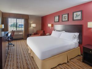 Holiday Inn Express & Suites Wauseon