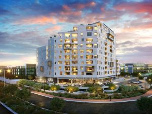 Axis Luxury Apartments by Century City Hotels