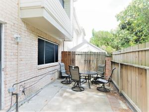 2Bdrm 2Bath 2Beds - NRG - Grb - MM-Park