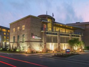 HIlton Garden Inn Charleston Waterfront/Downtown