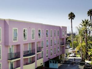 Ramada Plaza by Wyndham West Hollywood Hotel & Suites