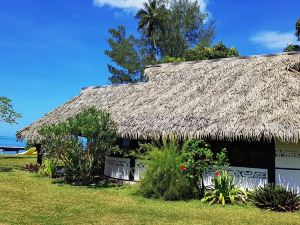 Linareva Moorea Beach Resort