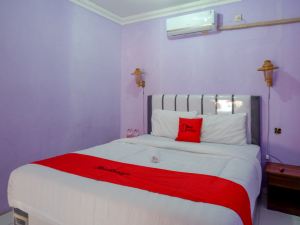 RedDoorz Near Goa Jatijajar 2