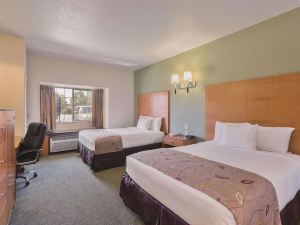 La Quinta Inn & Suites by Wyndham Tulare