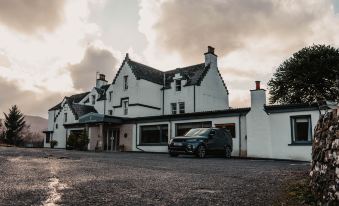 Broadford Hotel