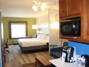 Holiday Inn Express & Suites Mansfield