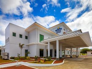 Microtel by Wyndham South Forbes Near Nuvali