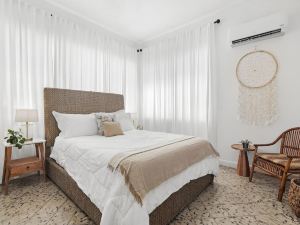 Otium Rentals Historic and Vibrant Apartment