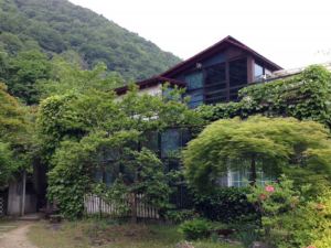 Wanju Daedunsan Sanjarak Pension