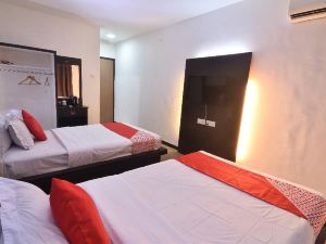 OYO 43960 Laksamana Executive & Boutique Hotel