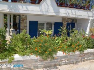 Traditional Summer House in Marmari