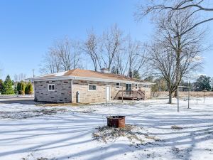 Wausau Home w/ Yard: 1 Mi to Granite Peak Ski Area