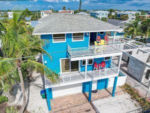 3 Bedrooms with Gulf Views Unit A Steps Away from Beach 3 Villa by RedAwning