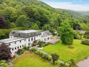 Onich Hotel & Lochside Beach Pods