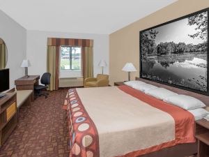 Super 8 by Wyndham Three Rivers