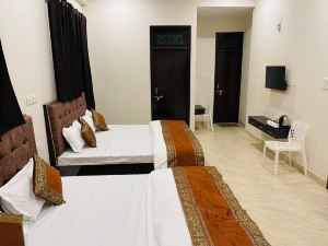 Goroomgo Banaras Homestay Varanasi Near Ganga Ghat