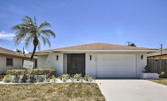 Chic Beach House with Lanai and Private Yard!