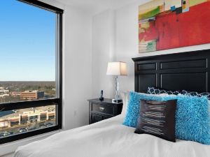 Global Luxury Suites at Town Center