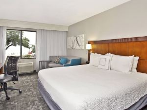 Courtyard by Marriott Gulfport Beachfront