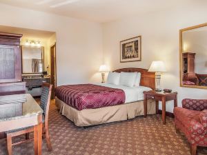 Econo Lodge Inn & Suites Madras