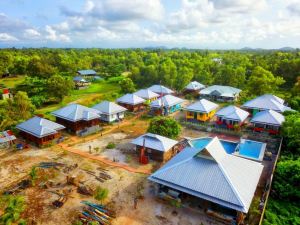 Rock and Wreck Dive Resort