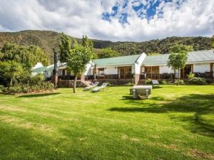 Old Mill Lodge, Seasonal Working Ostrich Farm & Restaurant, Oudtshoorn