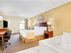 Days Inn & Suites by Wyndham Stockbridge South Atlanta