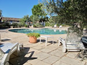 Location, Piscine, Jardin Cloture, Animaux Acceptes, Parking, Wifi