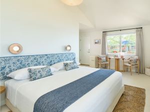 Silver Sands Motel & Beach Bungalows