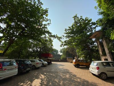 Parking Lot Tarkarli Niwas Nyahari Photo